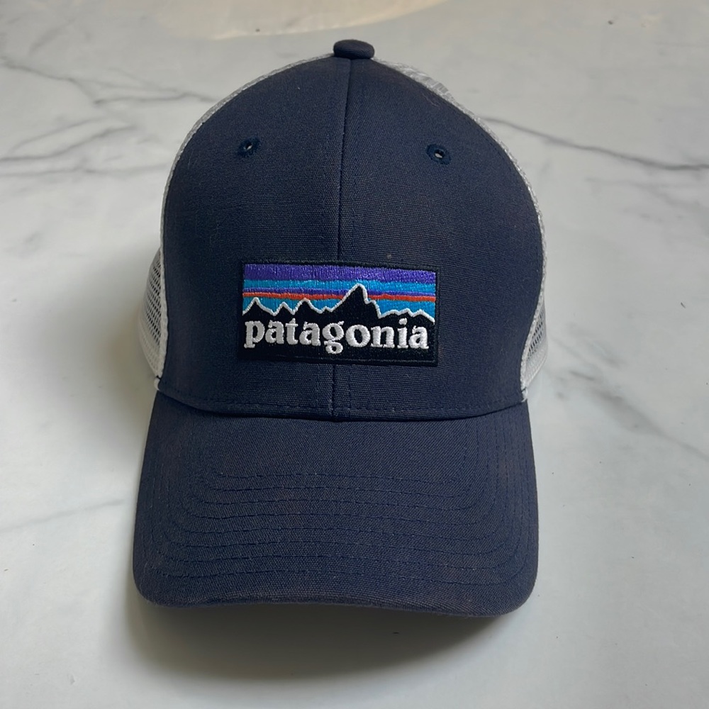 Patagonia trucker hat- youth size